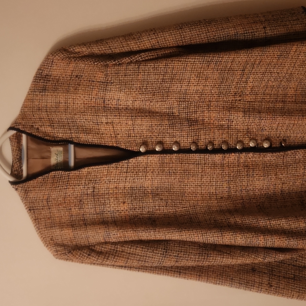 EXTREMELY RARE  VINTAGE BEWITCH TWEED BLAZER . HANDKNIT . MADE IN AUSTRALIA.